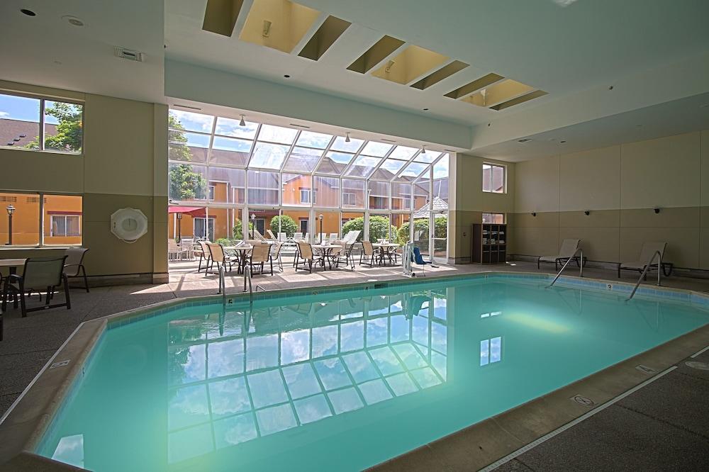 Chicago Club Inn & Suite Oakbrook Terrace Exterior photo