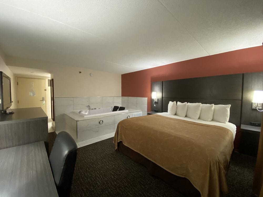 Chicago Club Inn & Suite Oakbrook Terrace Exterior photo