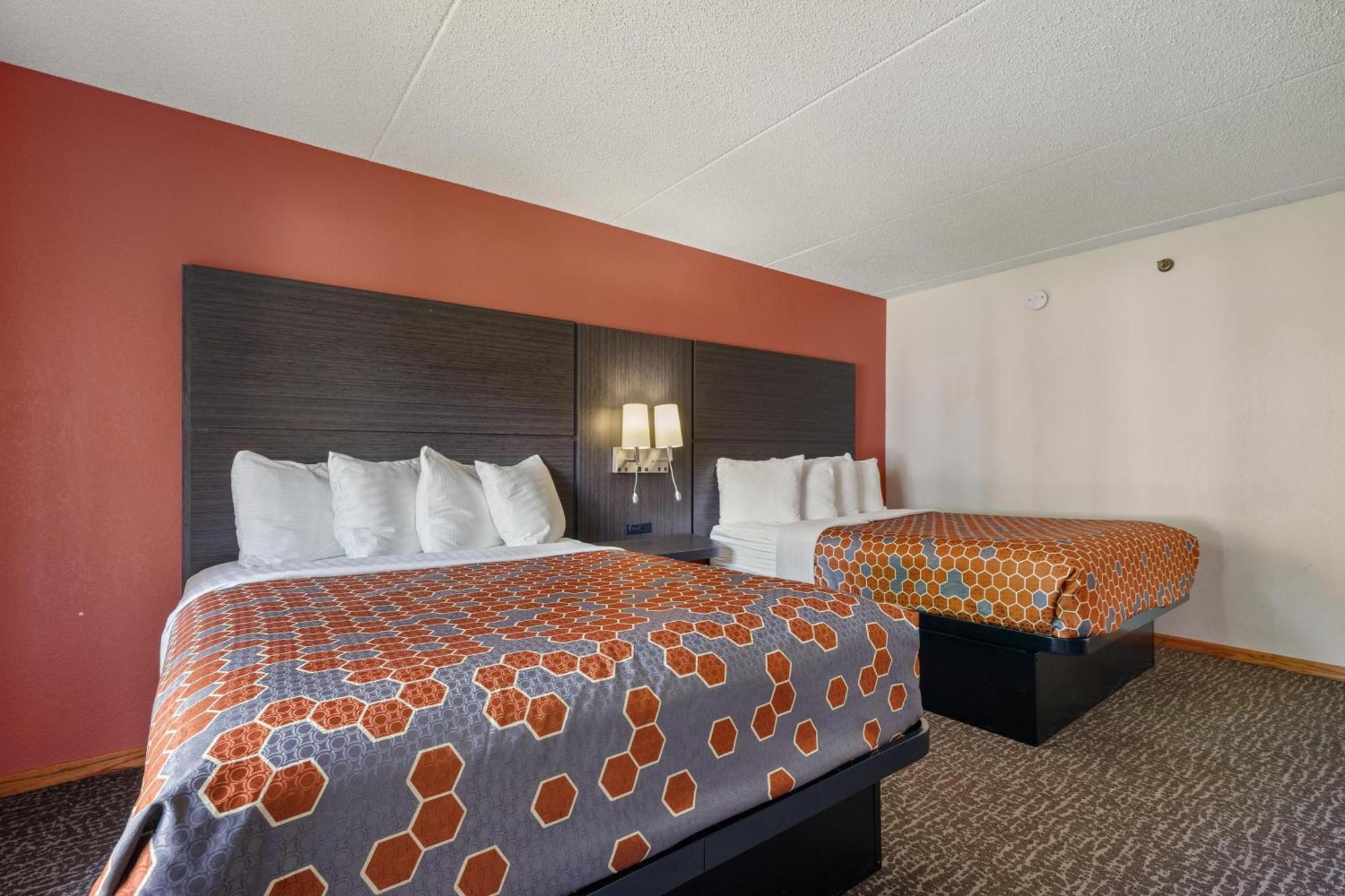 Chicago Club Inn & Suite Oakbrook Terrace Room photo