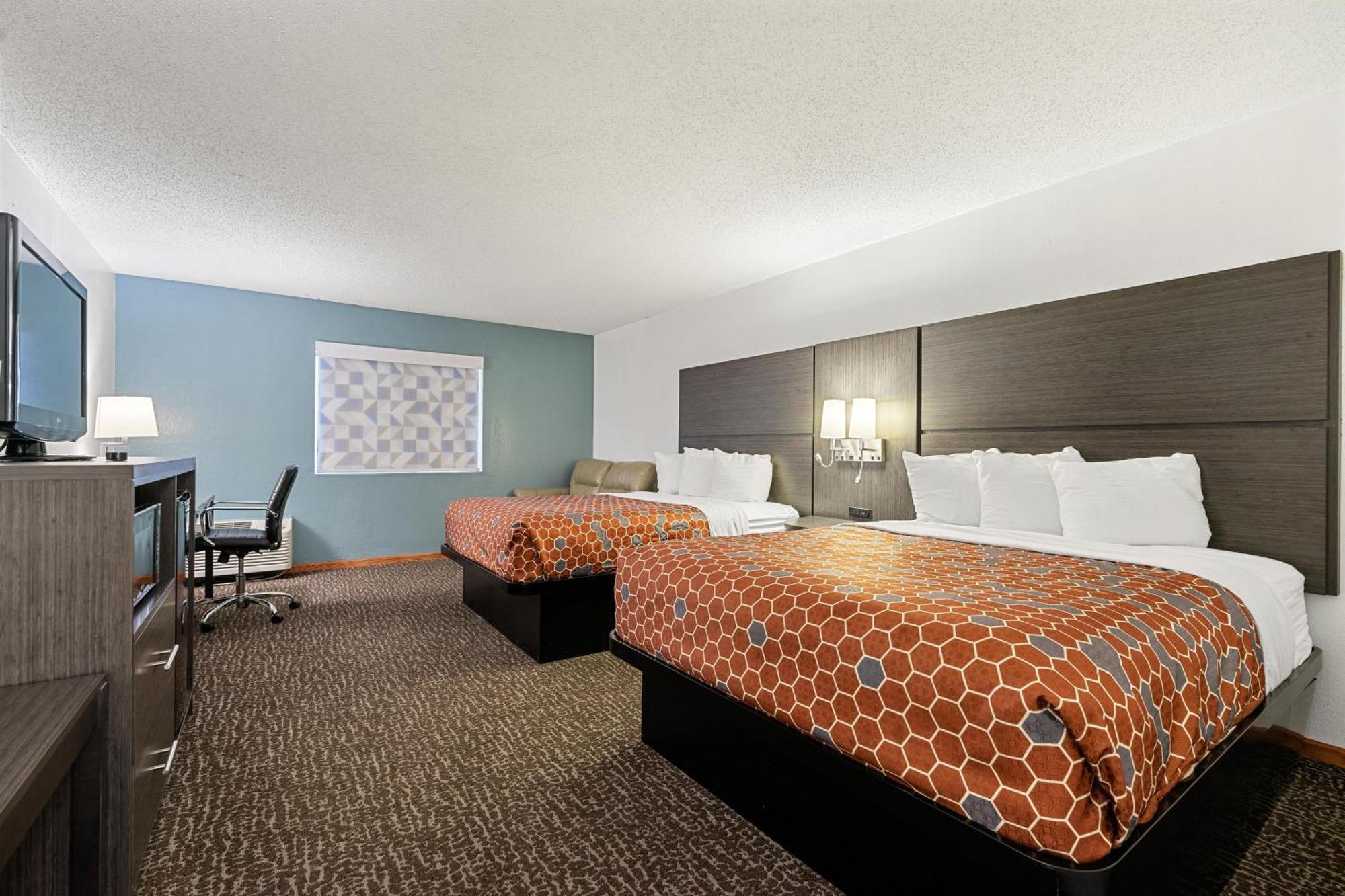 Chicago Club Inn & Suite Oakbrook Terrace Room photo
