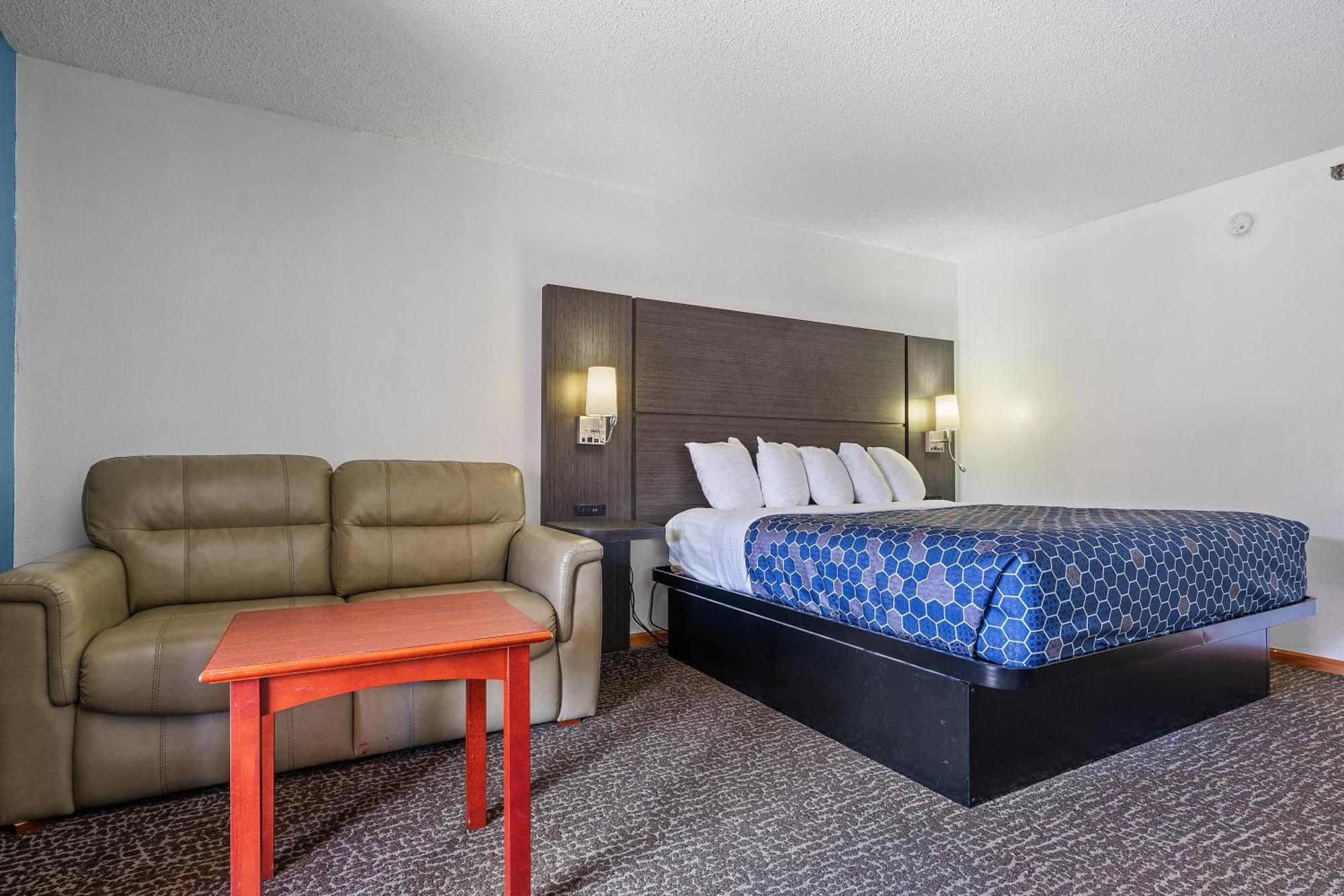 Chicago Club Inn & Suite Oakbrook Terrace Room photo