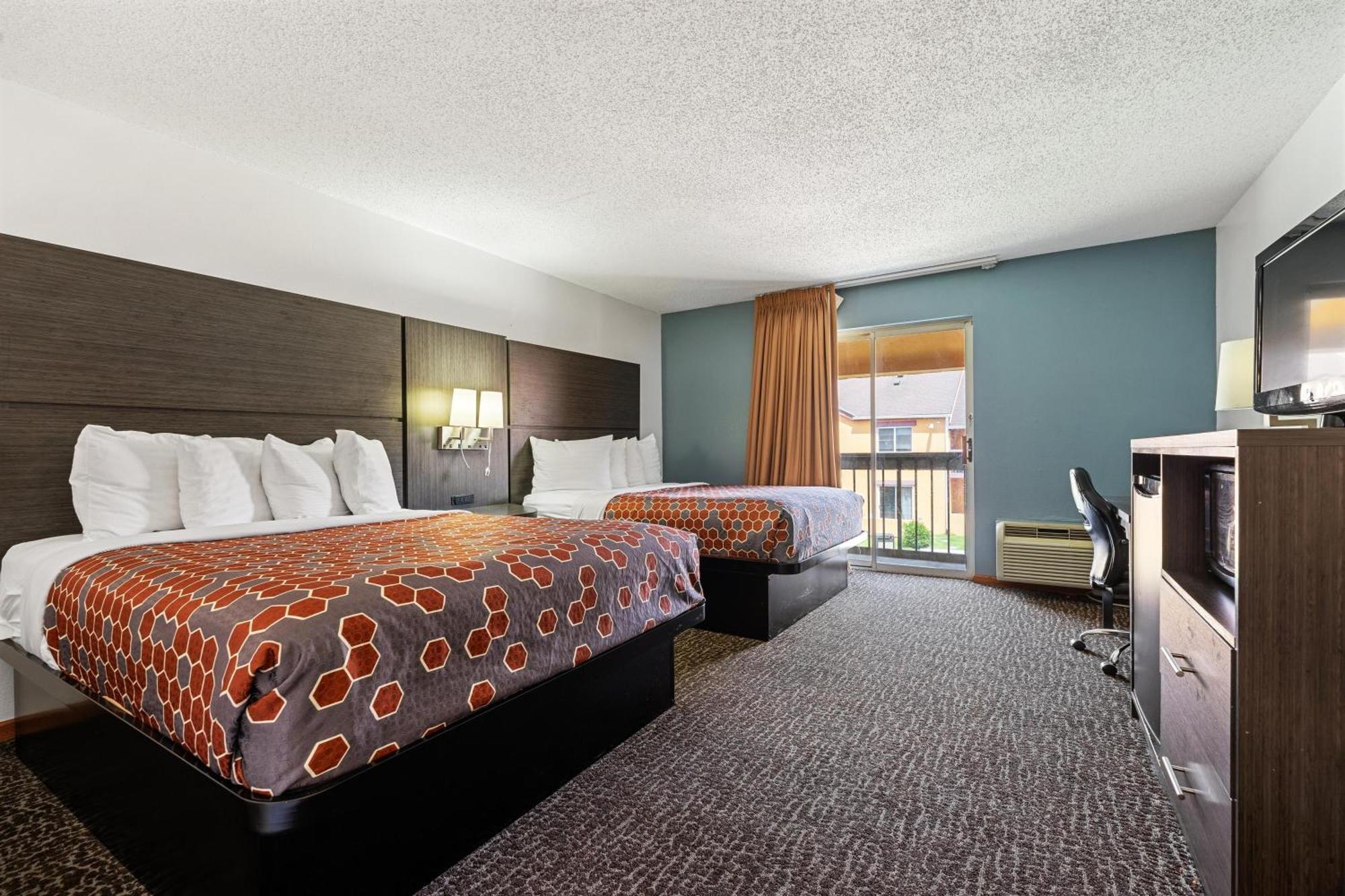 Chicago Club Inn & Suite Oakbrook Terrace Room photo