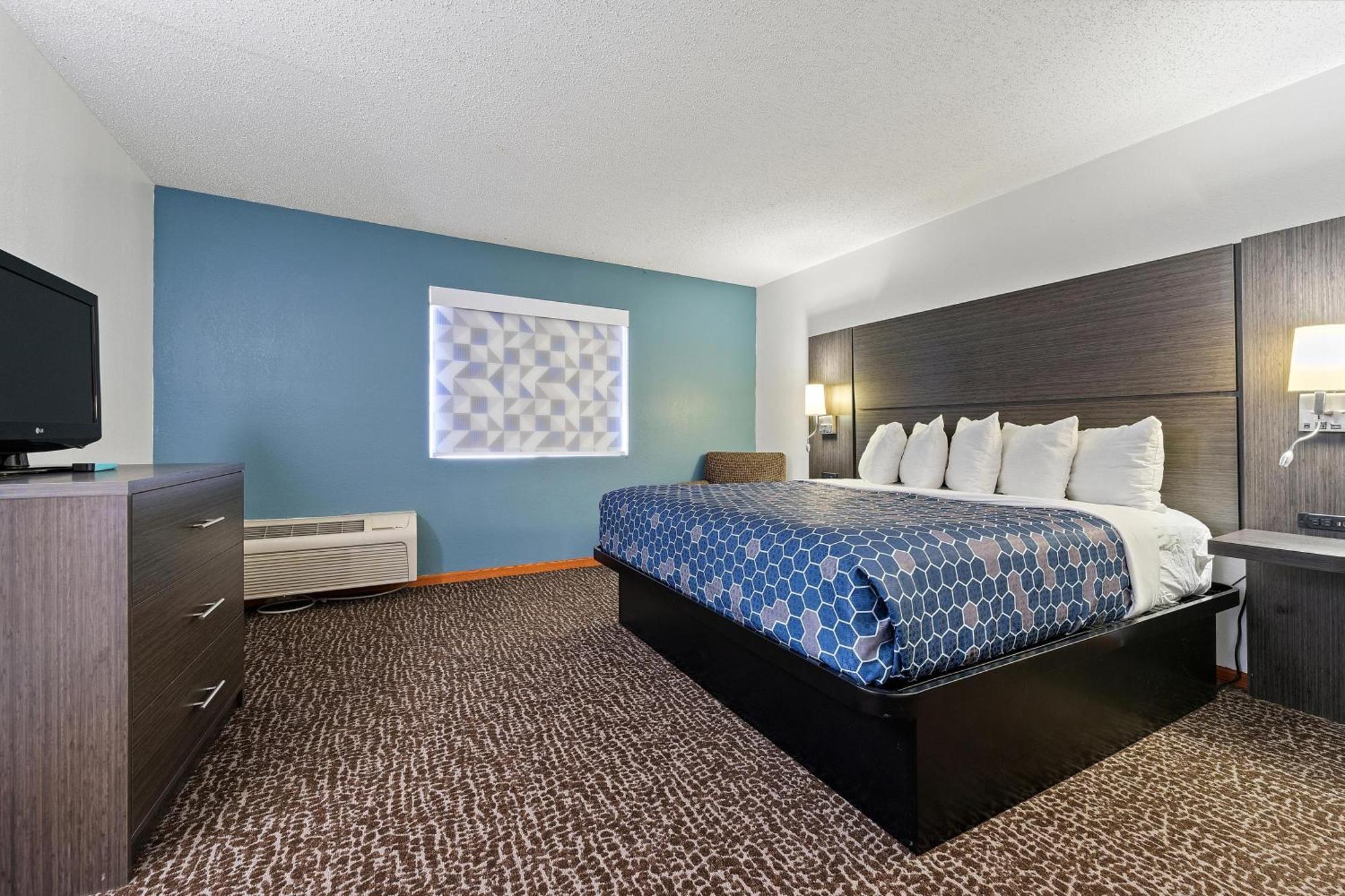 Chicago Club Inn & Suite Oakbrook Terrace Room photo
