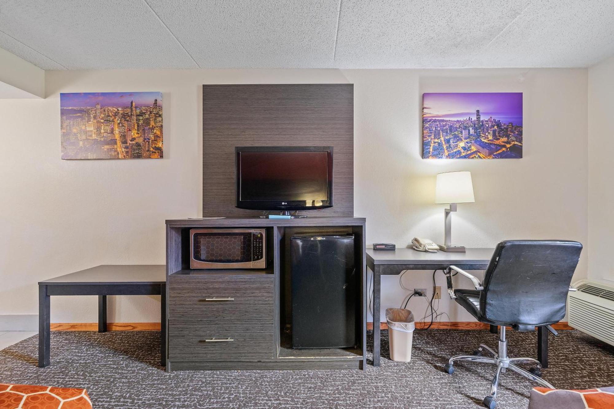 Chicago Club Inn & Suite Oakbrook Terrace Room photo