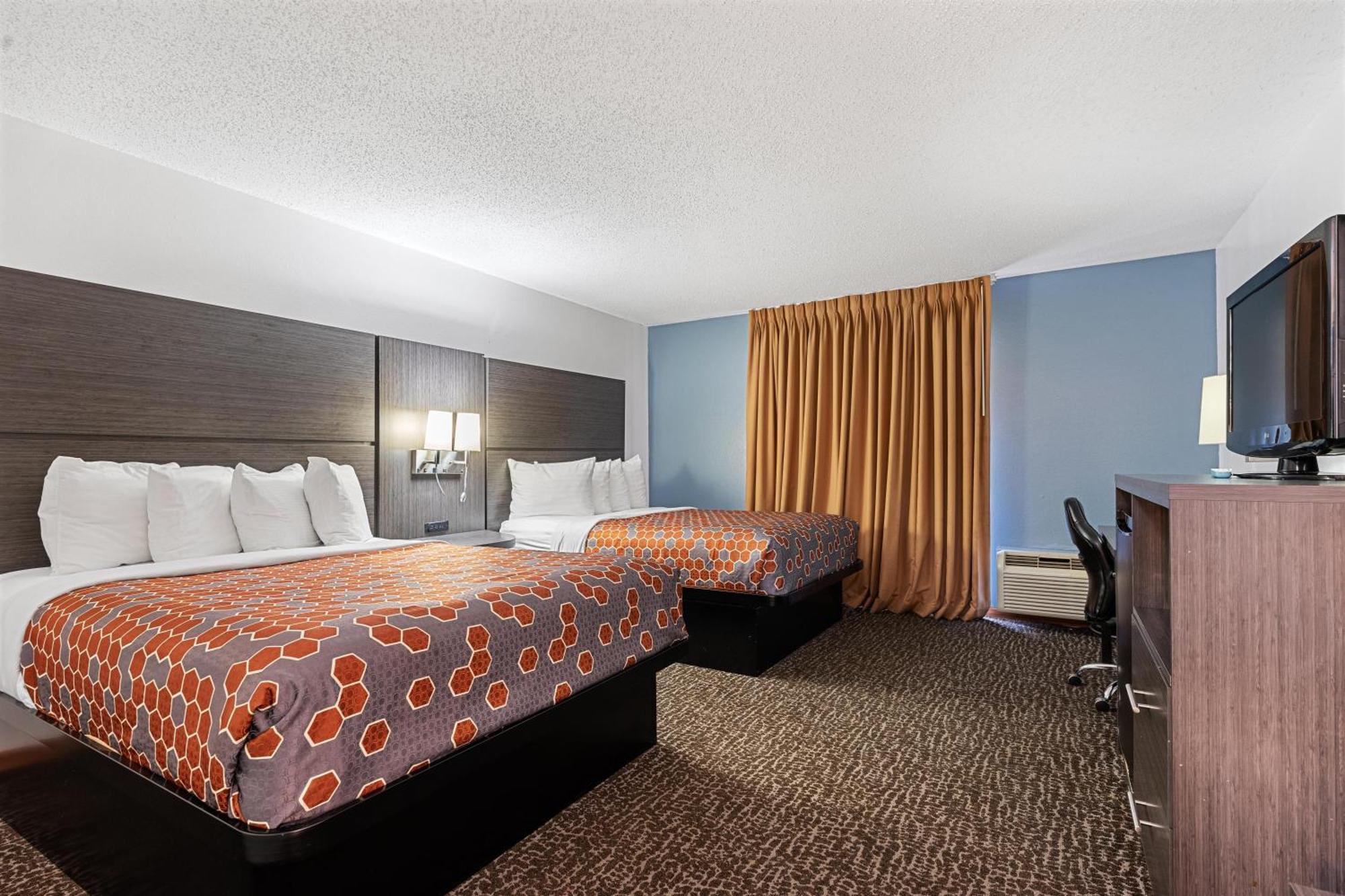 Chicago Club Inn & Suite Oakbrook Terrace Room photo