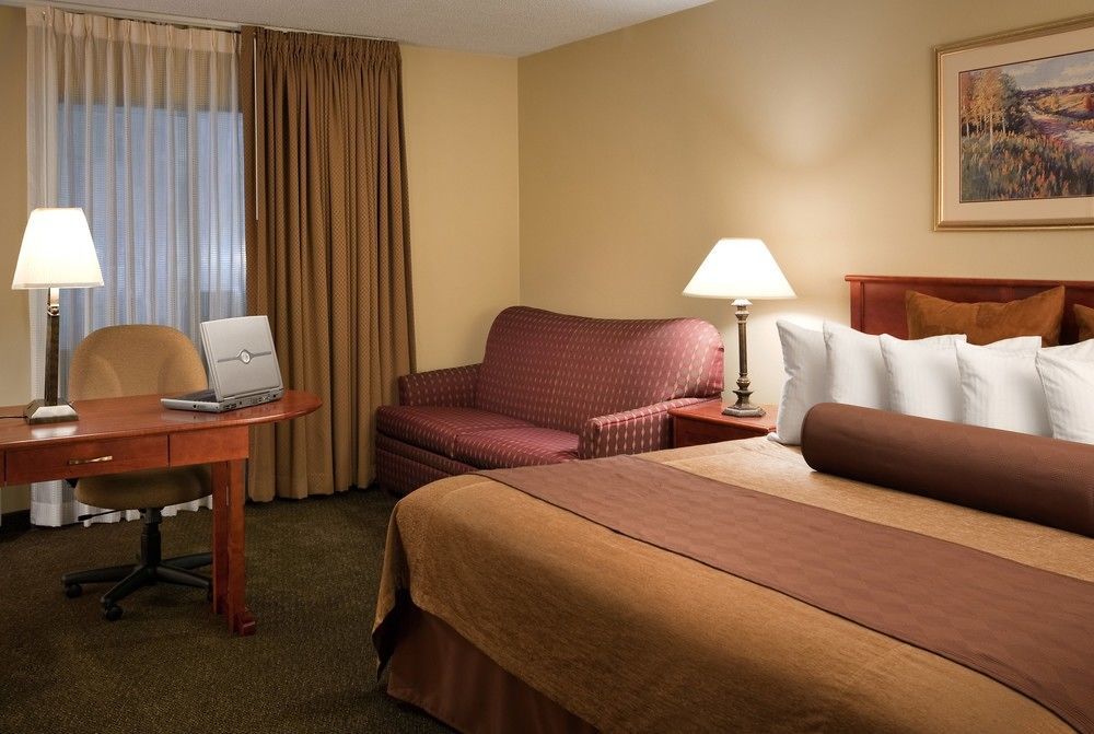 Chicago Club Inn & Suite Oakbrook Terrace Exterior photo
